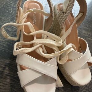 TOP Moda Cream Espadrille Wedge Sandals